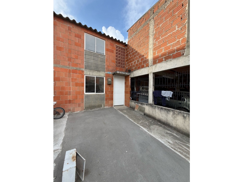 VENTA DE CASA PARA REMODELAR ENPAISAJE DE LAS FLORES JAMUNDI AC