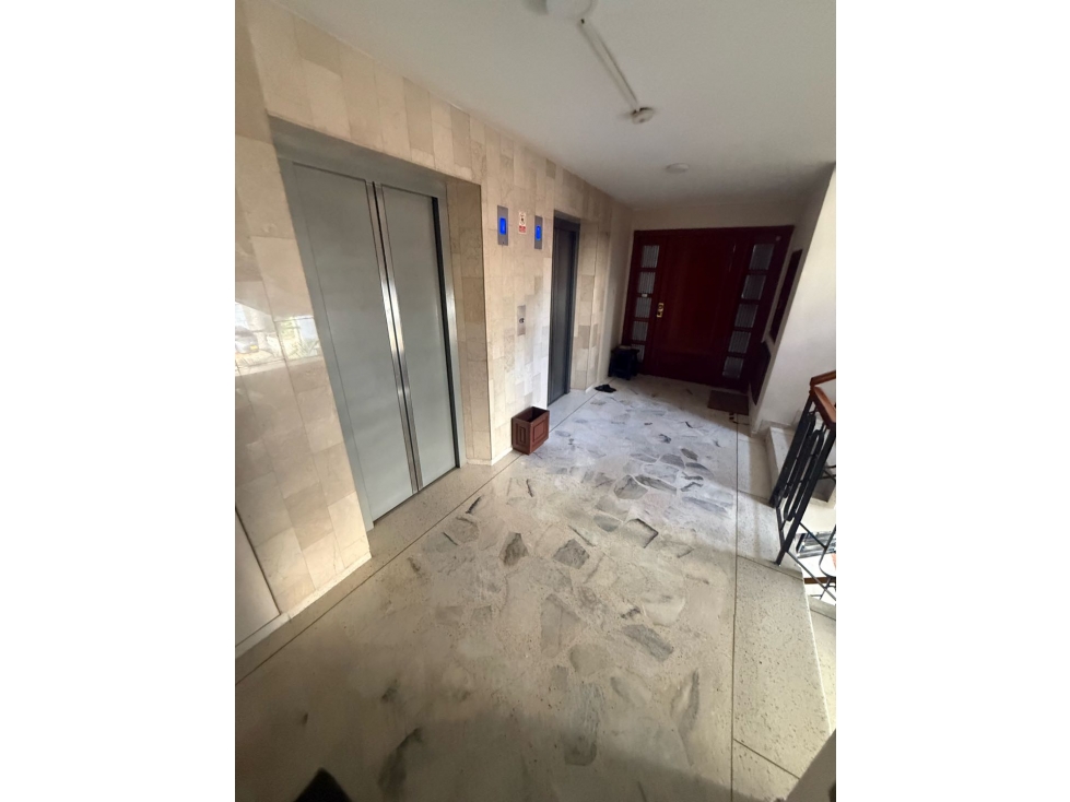 VENTA DE APARTAMENTO EN EDFICIO EN VERSALLES VISTA PANORAMICA AC — foto 2