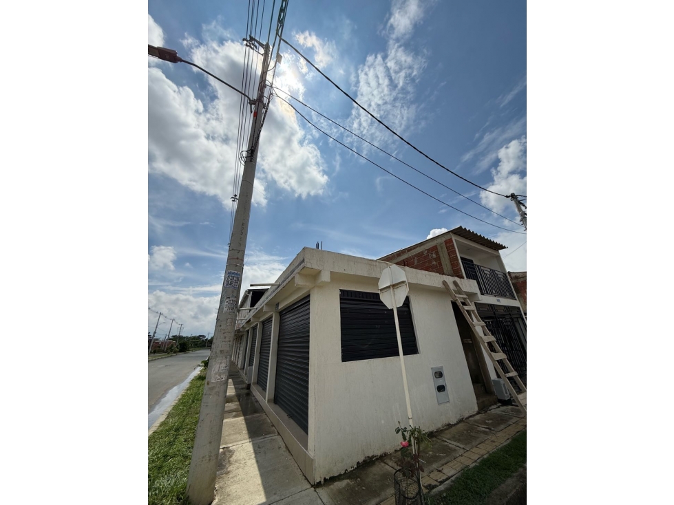 VENTA DE CASA PAISAJE DE LAS FLORES JAMUNDI CON LOCAL COMERCIAL AC — foto 5