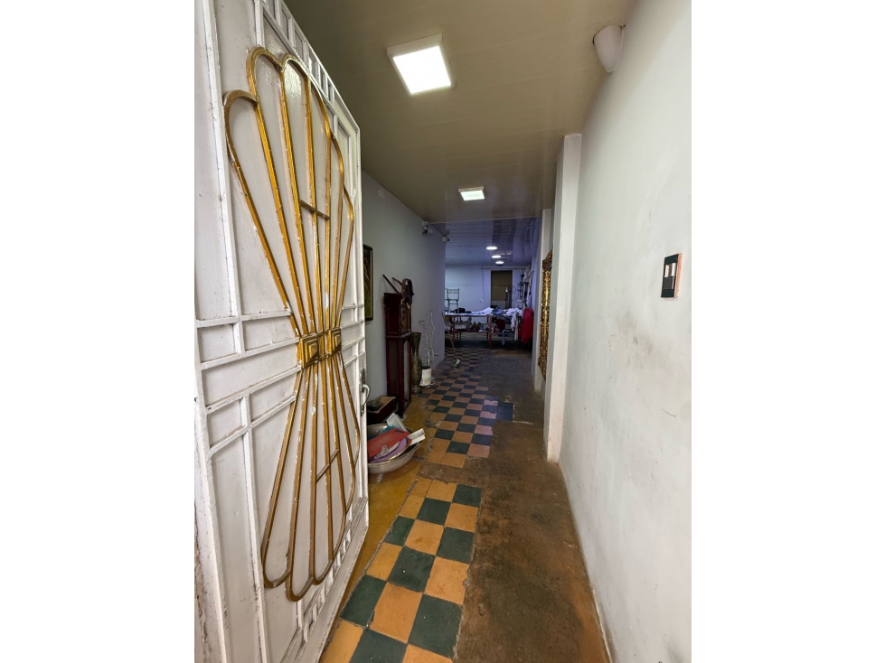 VENTA DE CASA 2PISOS CON 2 LOCALES COMERCIALES EN LA FLORESTA AC — foto 4