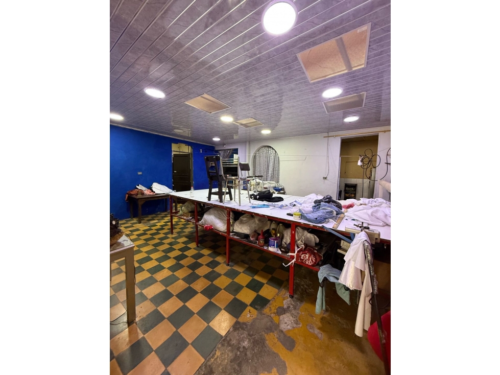 VENTA DE CASA 2PISOS CON 2 LOCALES COMERCIALES EN LA FLORESTA AC — foto 5