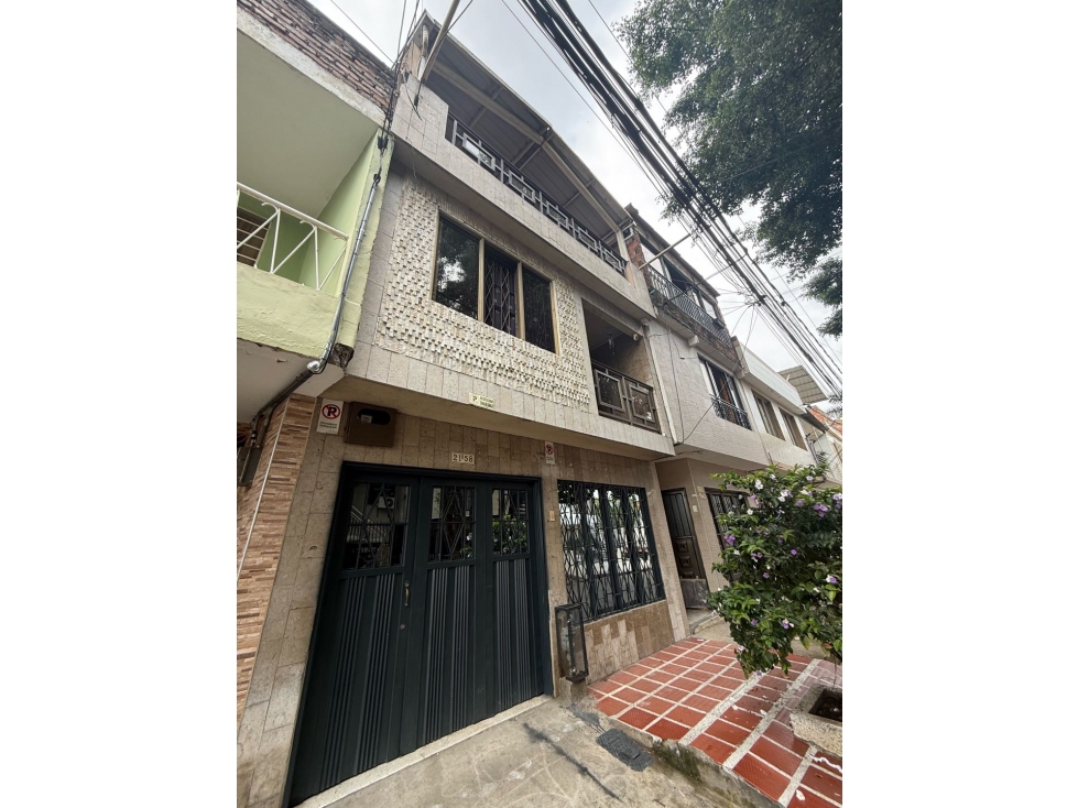 VENTA DE CASA UNIFAMILIAR 3 PISOS EN SUR CENTRAL EN ARANJUEZ AC — foto 2