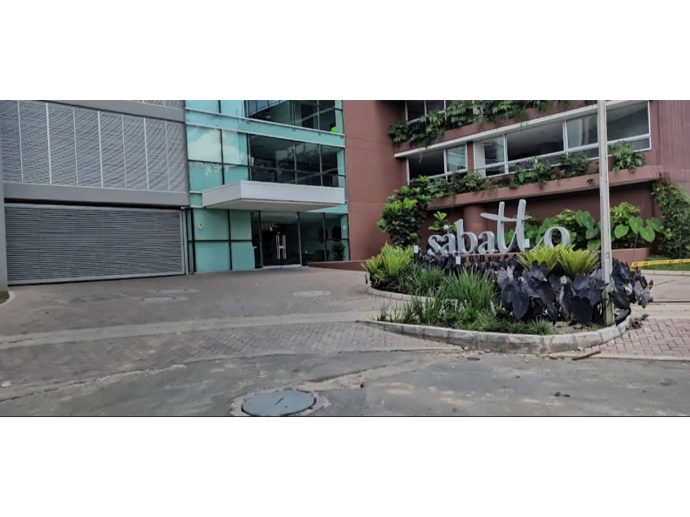SABANETA EXCELENTE APTO EN ULTIMO PISO CON GRAN UBICACION Y VISTA