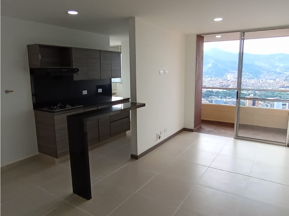 SABANETA EXCELENTE APTO EN ULTIMO PISO CON GRAN UBICACION Y VISTA — foto 5