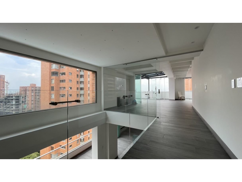 POBLADO PENTHOUSE DUPLEX CON EXCELENTE VISTA Y UBICACION — foto 2