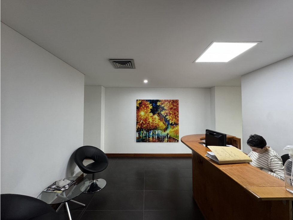Gran oficina en venta en la Aguacatala, El Poblado — foto 2