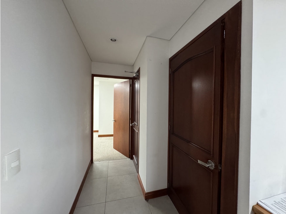 Gran oficina en venta en la Aguacatala, El Poblado — foto 3