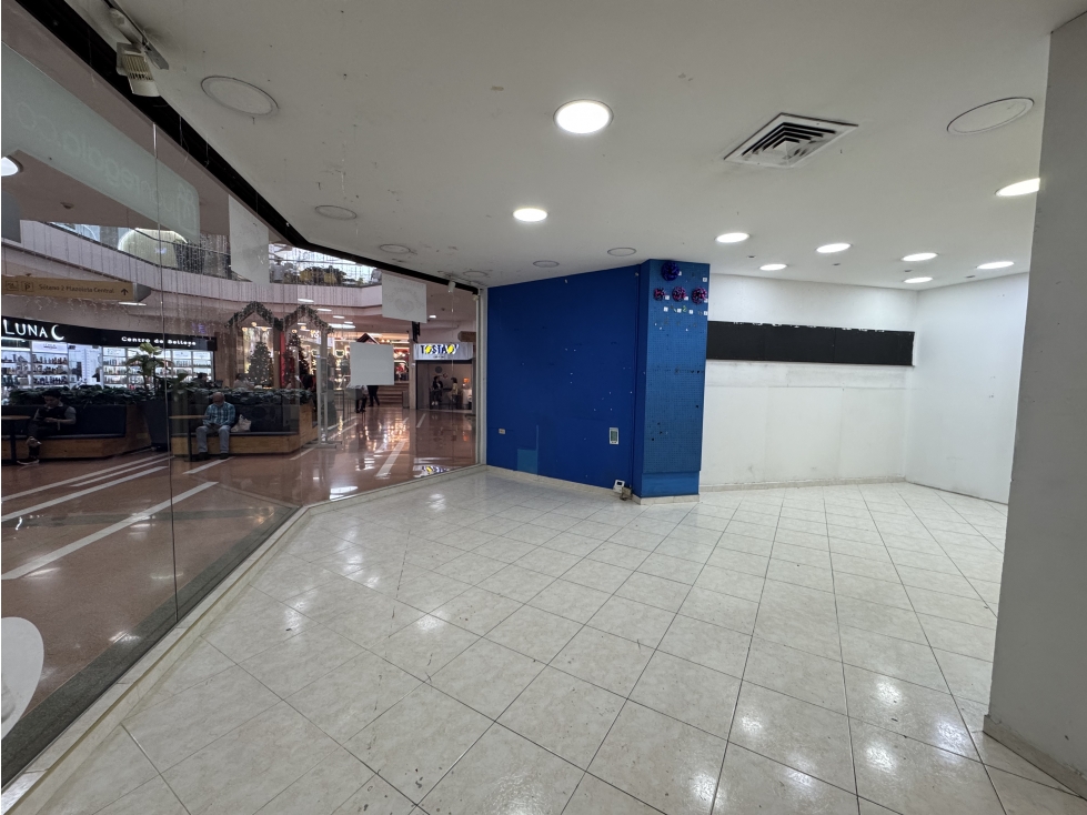 Local comercial en esquina Centro Comercial Unicentro — foto 3