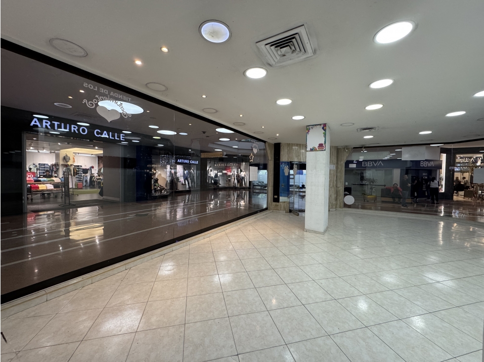 Local comercial en esquina Centro Comercial Unicentro — foto 4