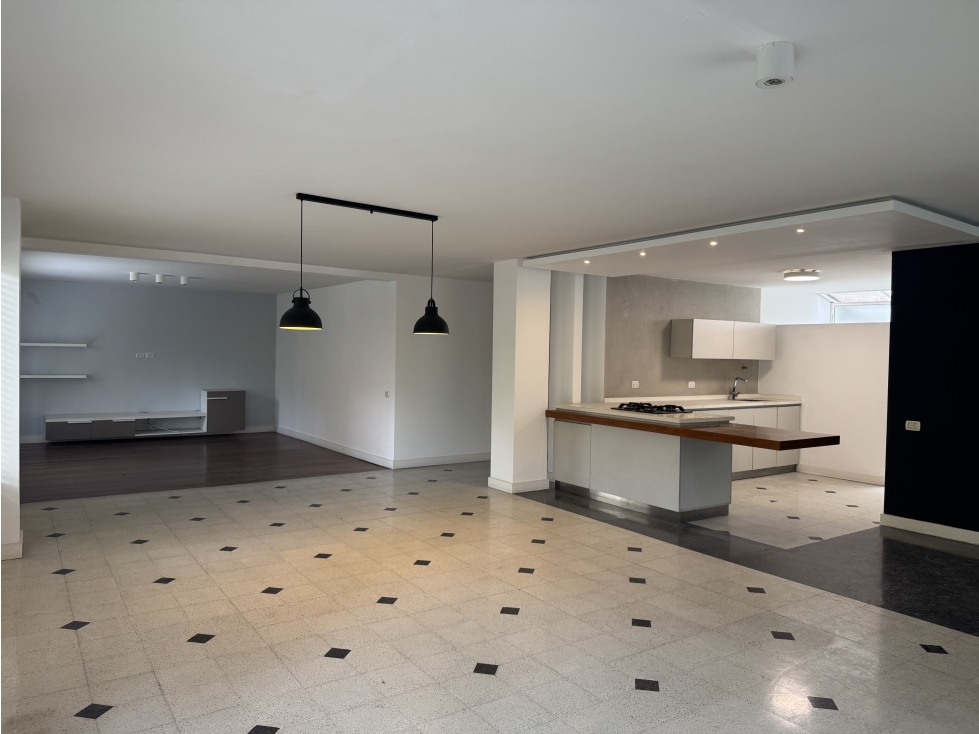 Apartamento en venta en el mejor punto de Laureles
