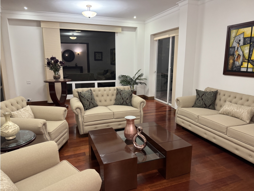 Exclusiva Casa Esquinera en Venta en Loma de Benedictinos, Envigado — foto 3