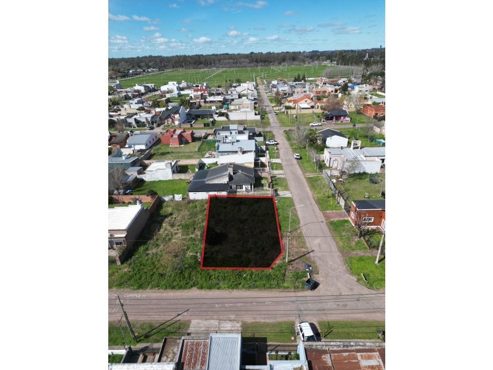 OPORTUNIDAD Terreno sobre esquina en Pueblo Nuevo - Luján - 2