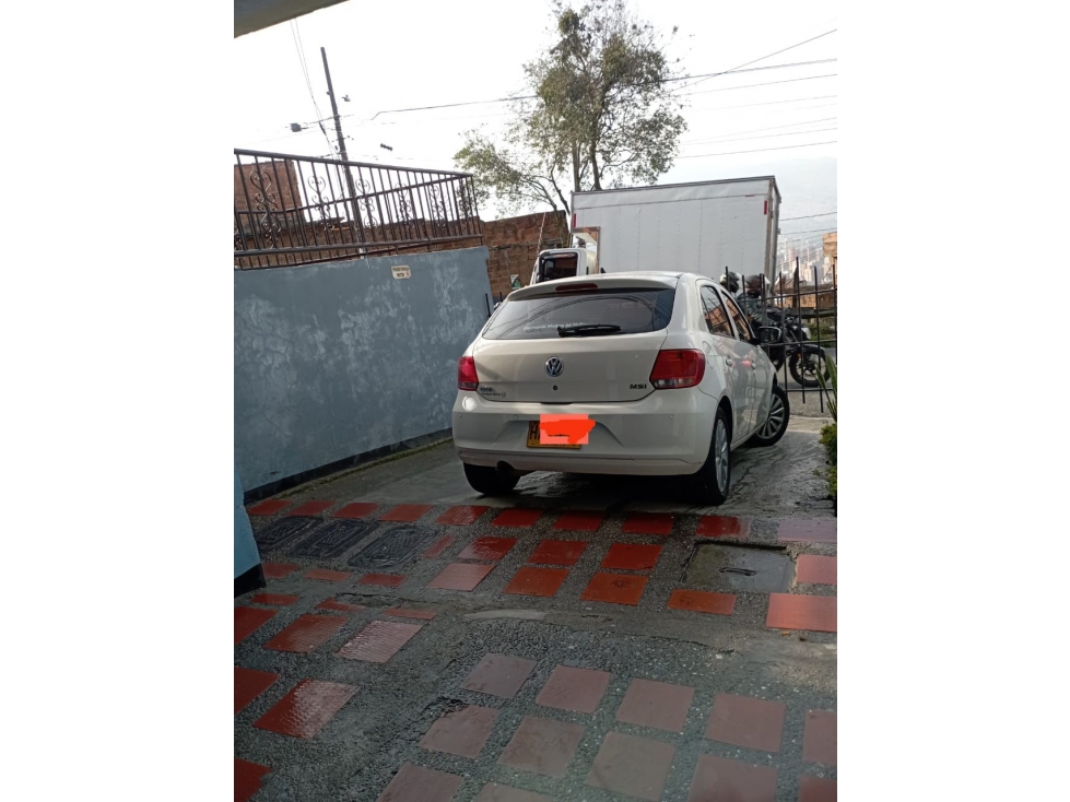 MILAGROSA CASA PRIMER PISO CON PARQUEADERO PARA CARRO Y MOTO — foto 3