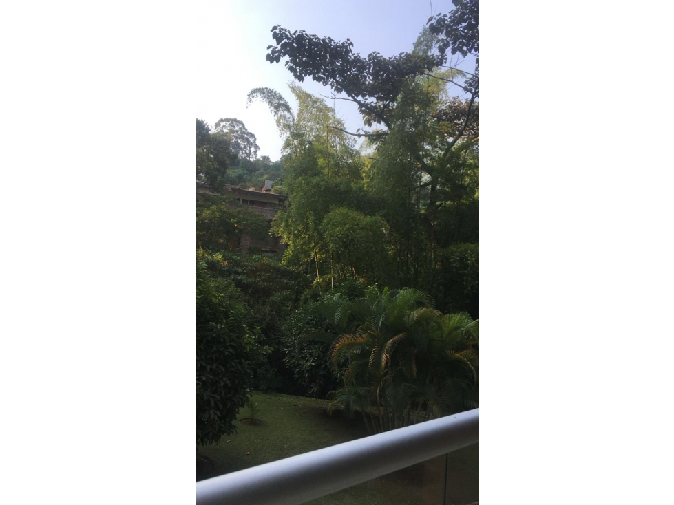 ENVIGADO LOMA DE LAS BRUJAS APTO MUY AMPLIO EN UNIDAD SUPER COMPLETA — foto 2