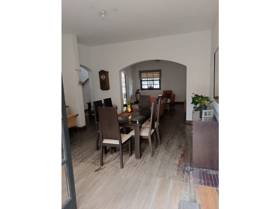 BUENOS AIRES CASA MUY GRANDE UNIFAMILIAR CON USO DE SUELO ALTA MIXTURA — foto 5