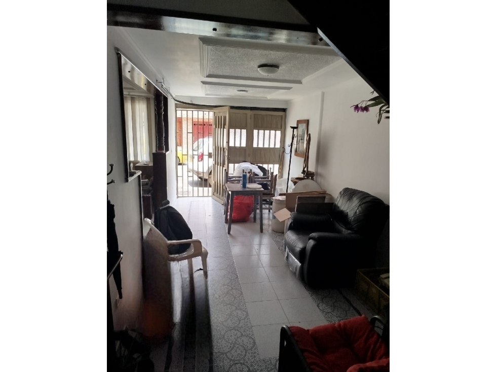 SABANETA EXCELENTE CASA DE 3 NIVELES CERCA AL HOSPITAL VENANCIO DIAZ — foto 2