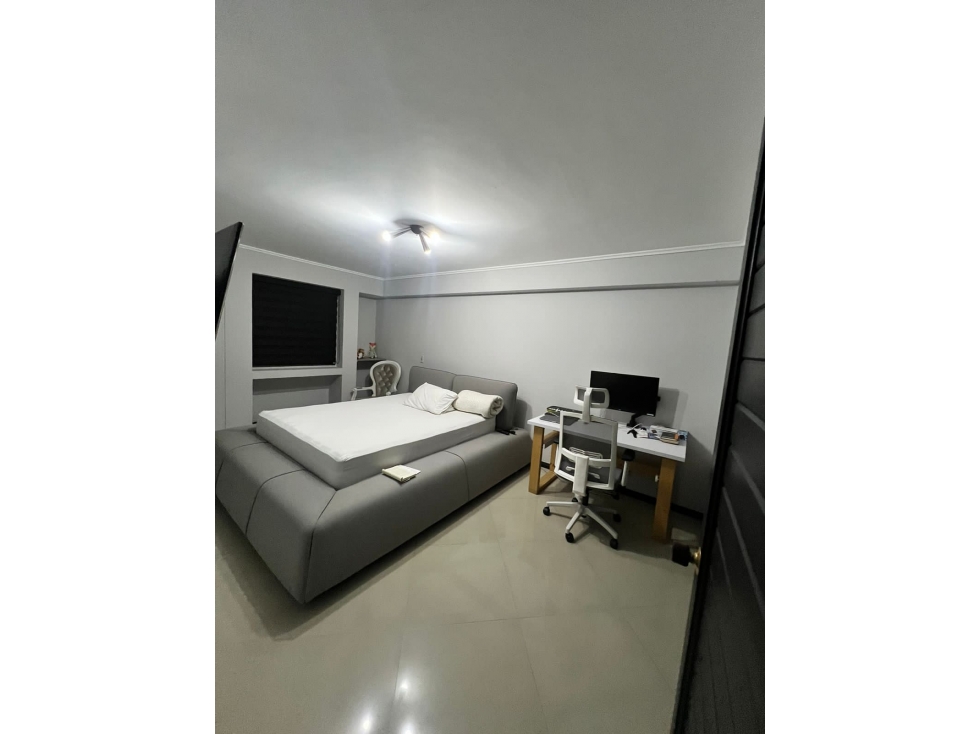 CENTRO DE MEDELLIN APTO MODERNO DE GRAN METRAJE CON EXCELENTE PRECIO — foto 3