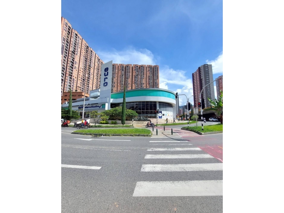 SABANETA APTO SECTOR PLANO CON LA MEJOR VISTA EN UNIDAD COMPLETA
