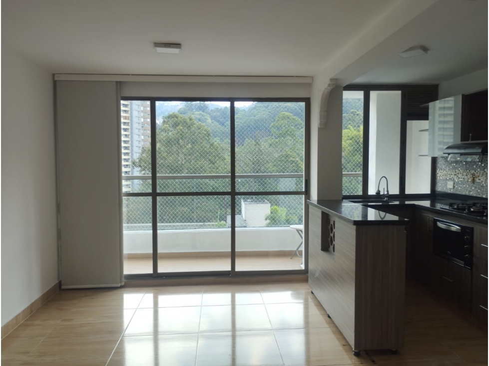 SABANETA APTO MODERNO EN UNIDAD COMPLETA CON VISTA A LA PISCINA
