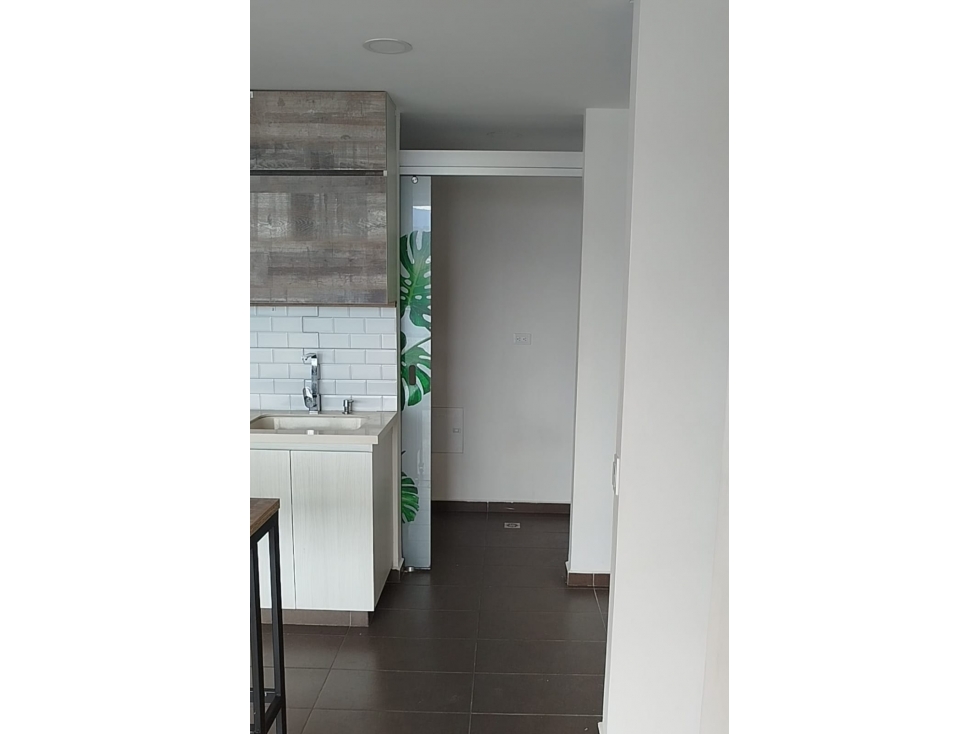 SABANETA APTO CON EXCELENTE VISTA Y AMPLIO EN UNIDAD COMPLETA VR — foto 3