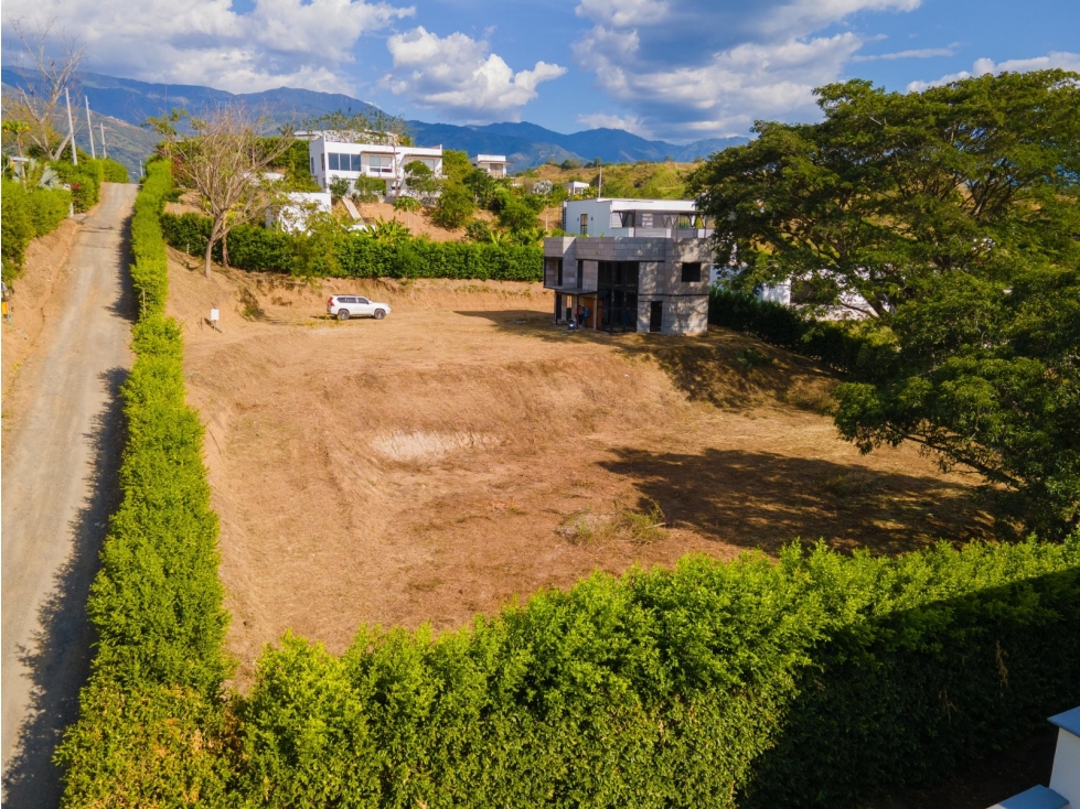 LOTE EN PARCELACIÓN CON CASA EN CONSTRUCCIÓN EN VENTA EN SOPETRÁN — foto 2