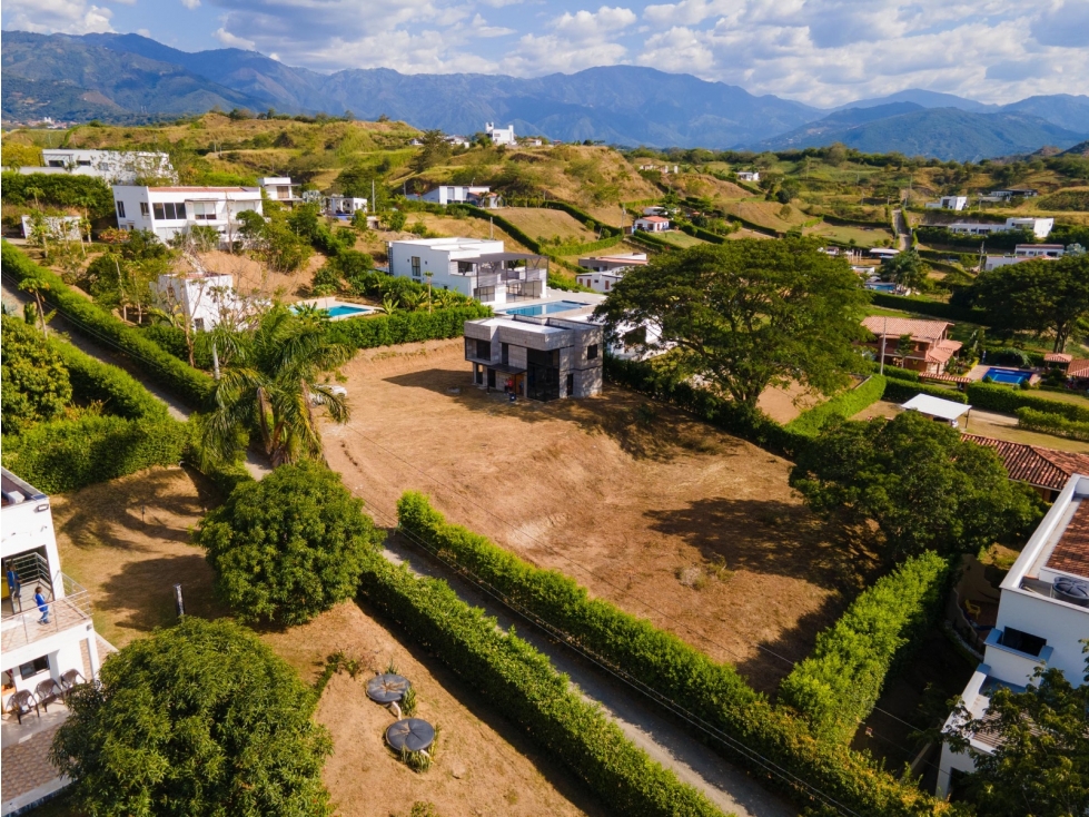 LOTE EN PARCELACIÓN CON CASA EN CONSTRUCCIÓN EN VENTA EN SOPETRÁN — foto 3