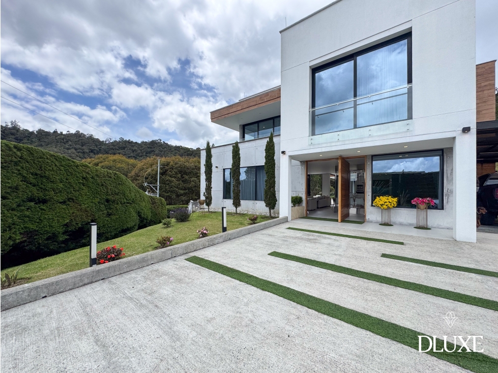 Venta, Casa con Piscina, 5 habitaciones, Loma del Escobero - Medellin — foto 2