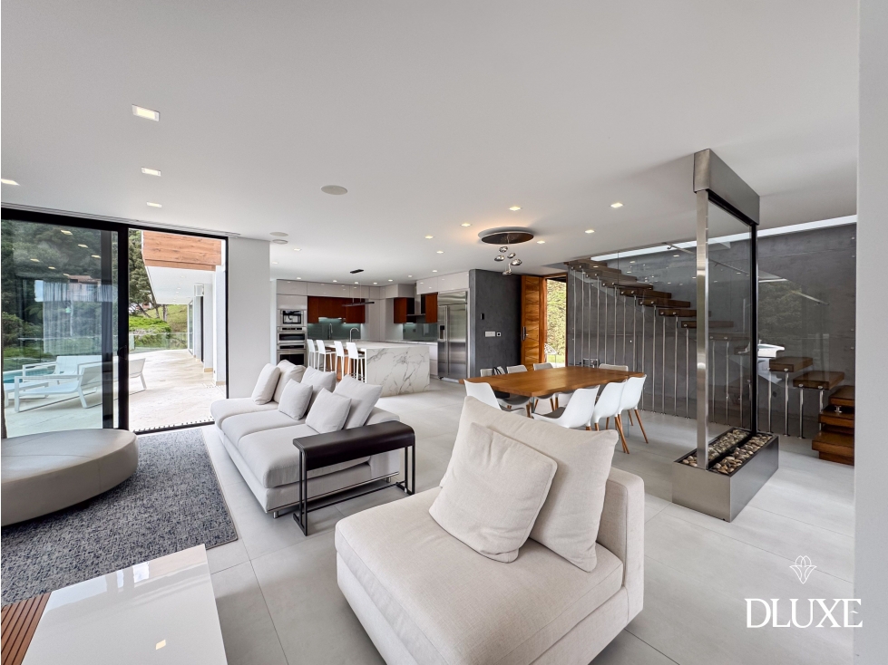Venta, Casa con Piscina, 5 habitaciones, Loma del Escobero - Medellin — foto 4