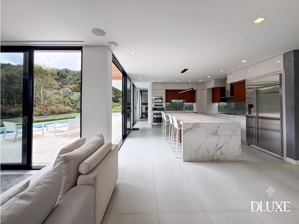 Venta, Casa con Piscina, 5 habitaciones, Loma del Escobero - Medellin — foto 6