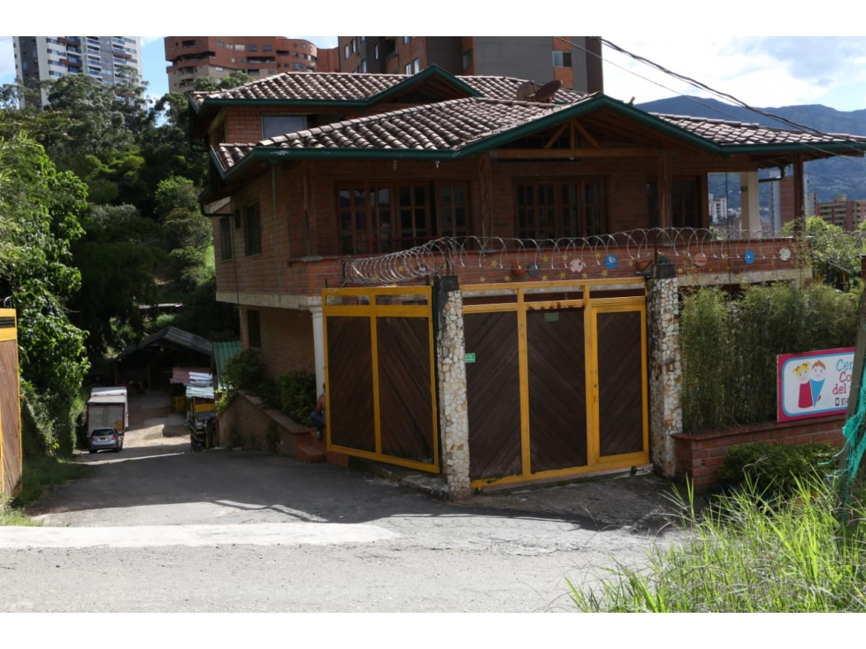 SABANETA ESPECTACULAR CASA Y LOTE CON DOBLE USO DE SUELO UNICO — foto 4