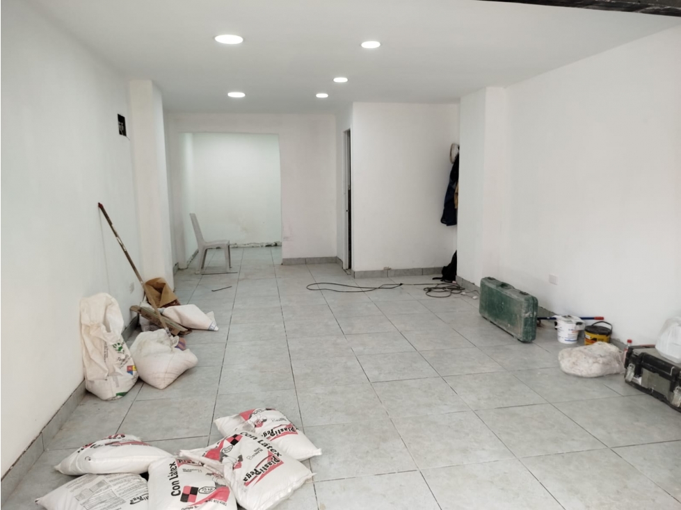 SABANETA LOCAL COMERCIAL MUY BIEN UBICADO CERCA AL PARQUE — foto 3