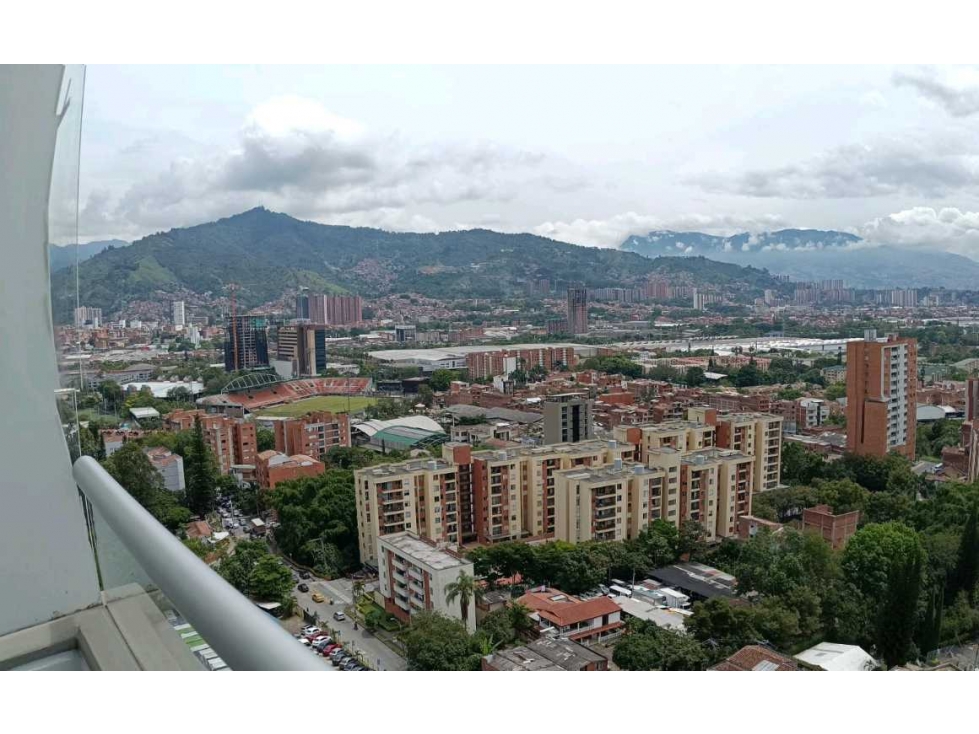 ENVIGADO EXCELENTE APTO MUY CENTRAL UNIDAD COMPLETA Y VISTA