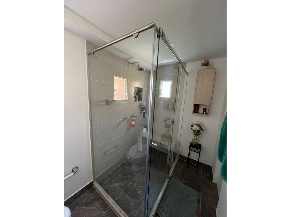 SABANETA HERMOSA CASA UNIFAMILIAR EN UNIDAD COMPLETA — foto 4