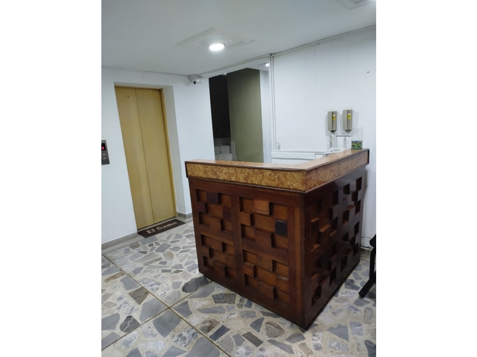 LAURELES APTO PARA REMODELAR CON MUY BUEN METRAJE Y SECTOR TRANQUILO — foto 3