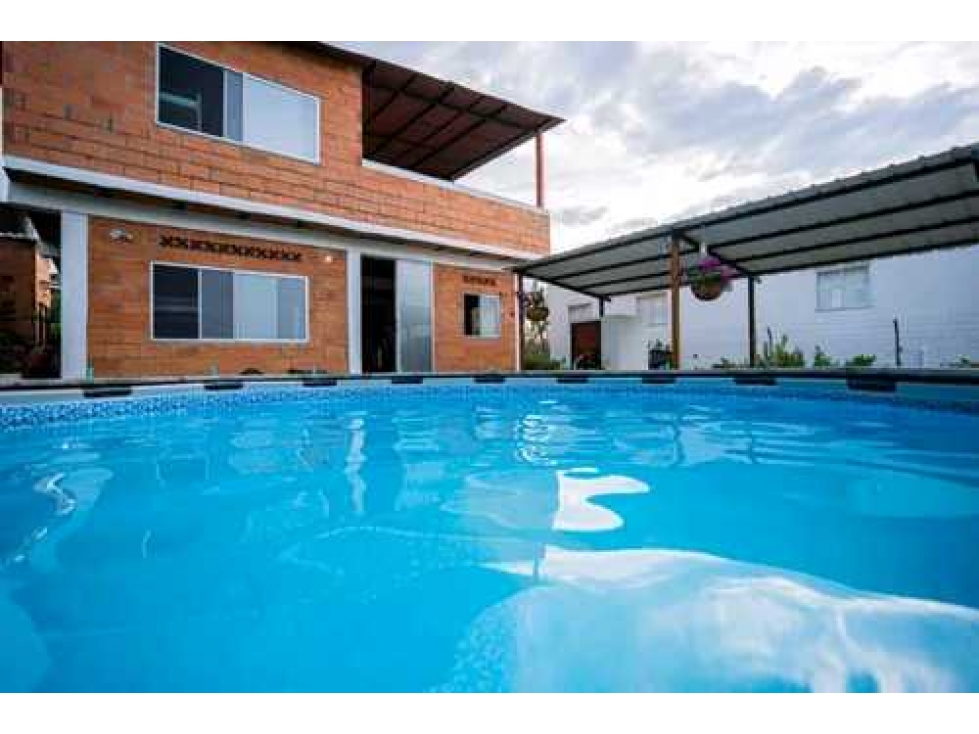 VENDO FINCA INDEPENDIENTE CON PISCINA, EN SOPETRAN 5 MINS DEL PARQUE