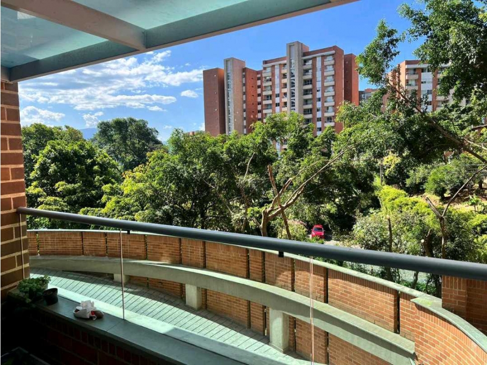 OPORTUNIDAD VENDO APARTAMENTO EN ENVIGADO CON TERRAZA Y 2 BALCONES