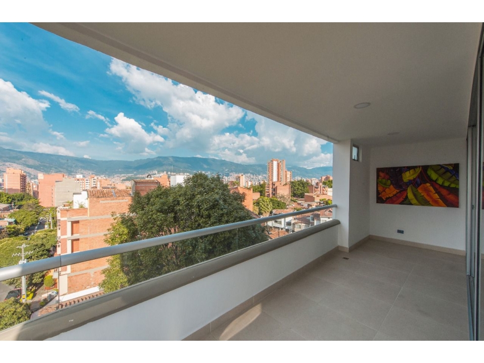 LAURELES EXCELENTE APTO EN EDIFICIO CON MUY BUENA UBICACION