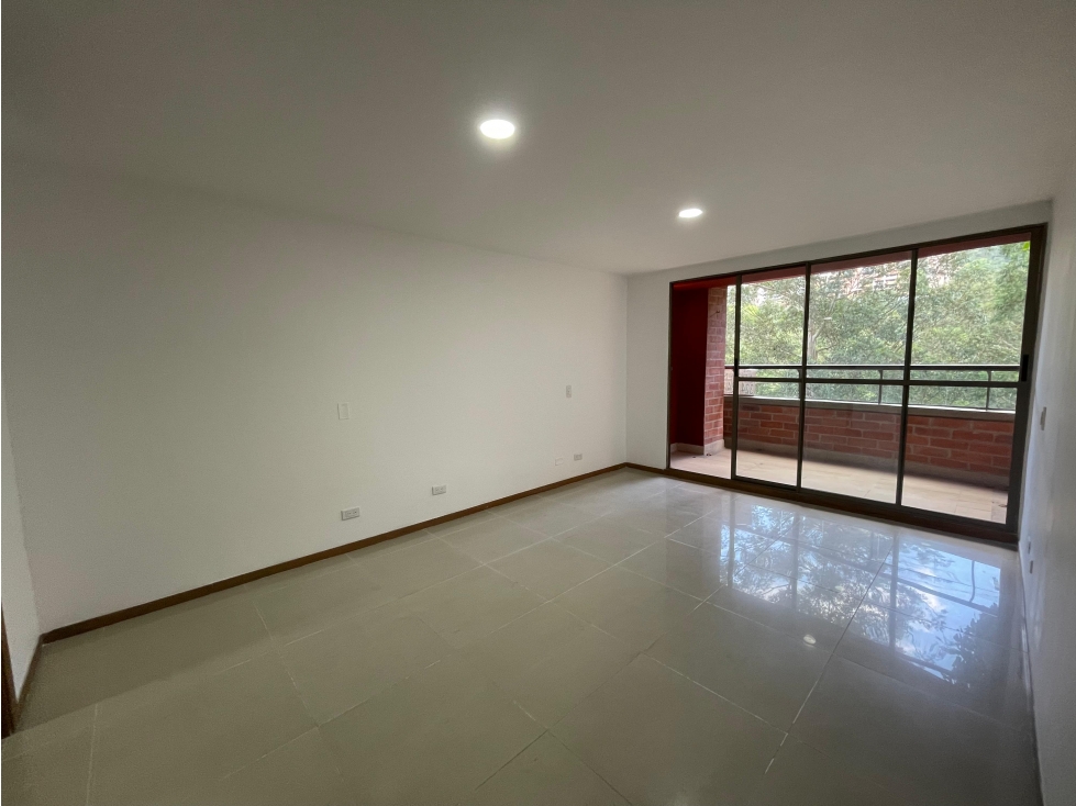 SABANETA AMPLIO APTO EN LA URBANIZACION RUISEÑOR DOBLE BALCON — foto 5