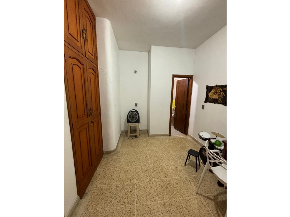 LAURELES CASA PISO1 AMPLIA EN PH CON LA MEJOR UBICACION EXITO — foto 4
