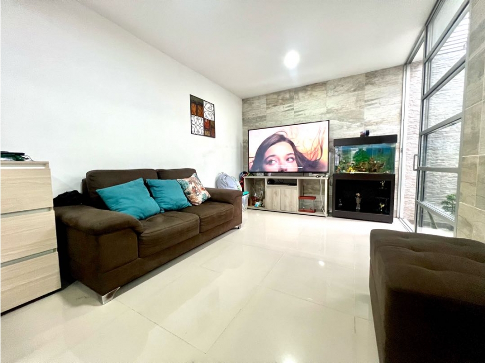 VENTA CASA DOS PISOS EN LOS GUADUALES- CALI CCH — foto 5