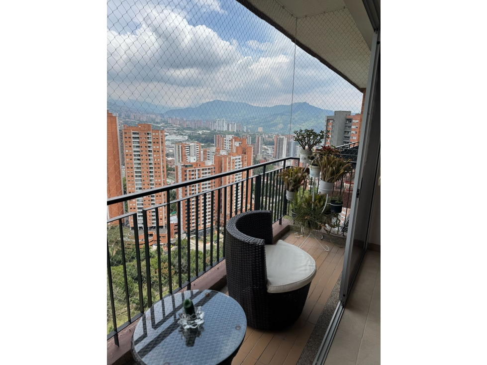 SABANETA EXCELENTE APTO CON VISTA ESPECTACULAR EN UNIDAD SUPERCOMPLETA — foto 2