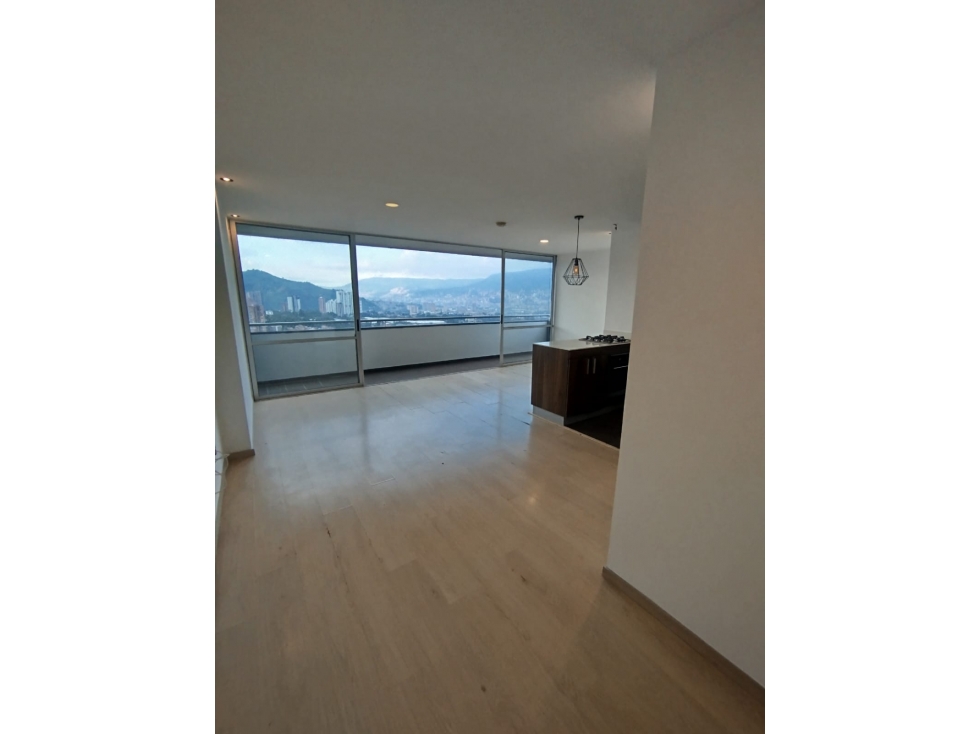 LA ESTRELLA EXCELENTE APTO ALTO EN UNIDAD COMPLETA CON HERMOSA VISTA — foto 3