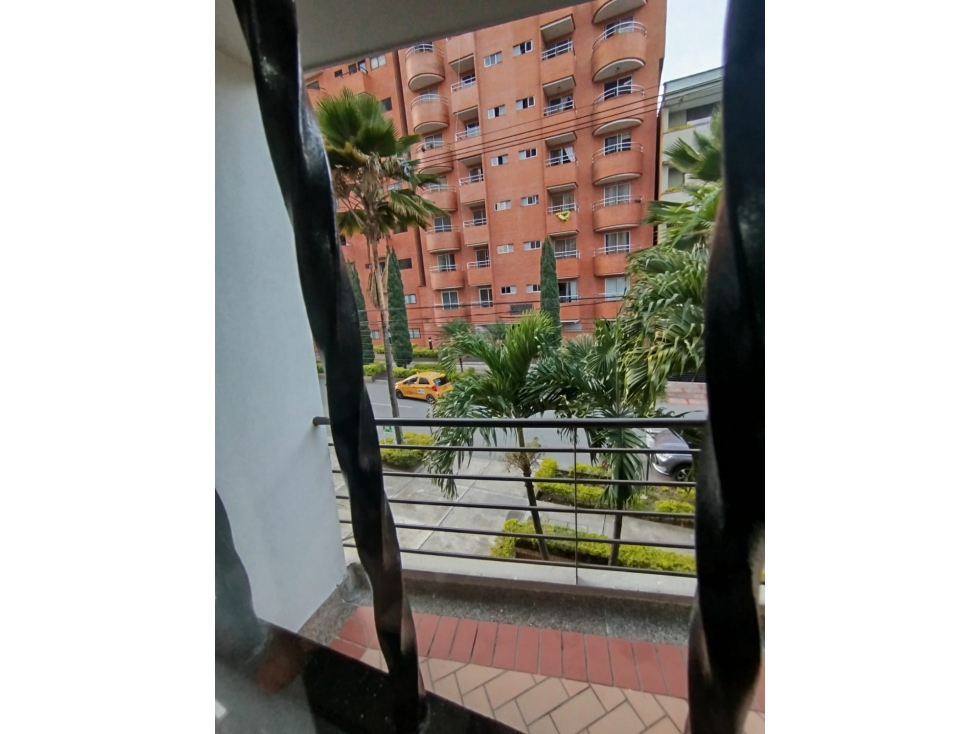 LAURELES DE PRIMERA CALIDAD APTO MUY AMPLIO Y CON BUENAS AMENIDADES — foto 2