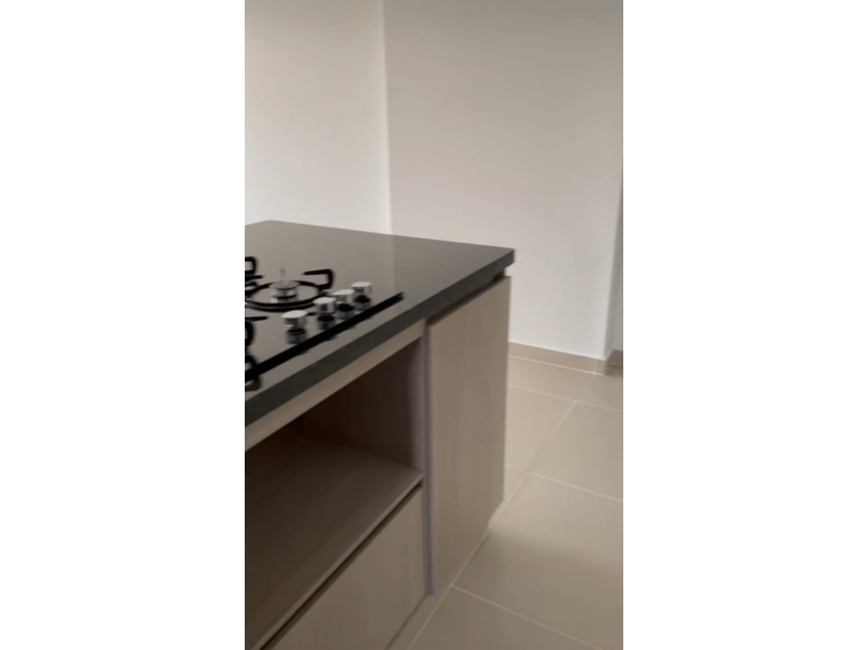 SABANETA EXCELENTE APTO CON LA MEJOR VISTA Y EN EL SECTOR LA DOCTORA — foto 3