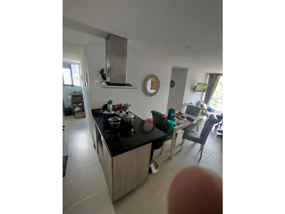 SABANETA EXCELENTE APTO CON LA MEJOR VISTA Y EN EL SECTOR LA DOCTORA — foto 4