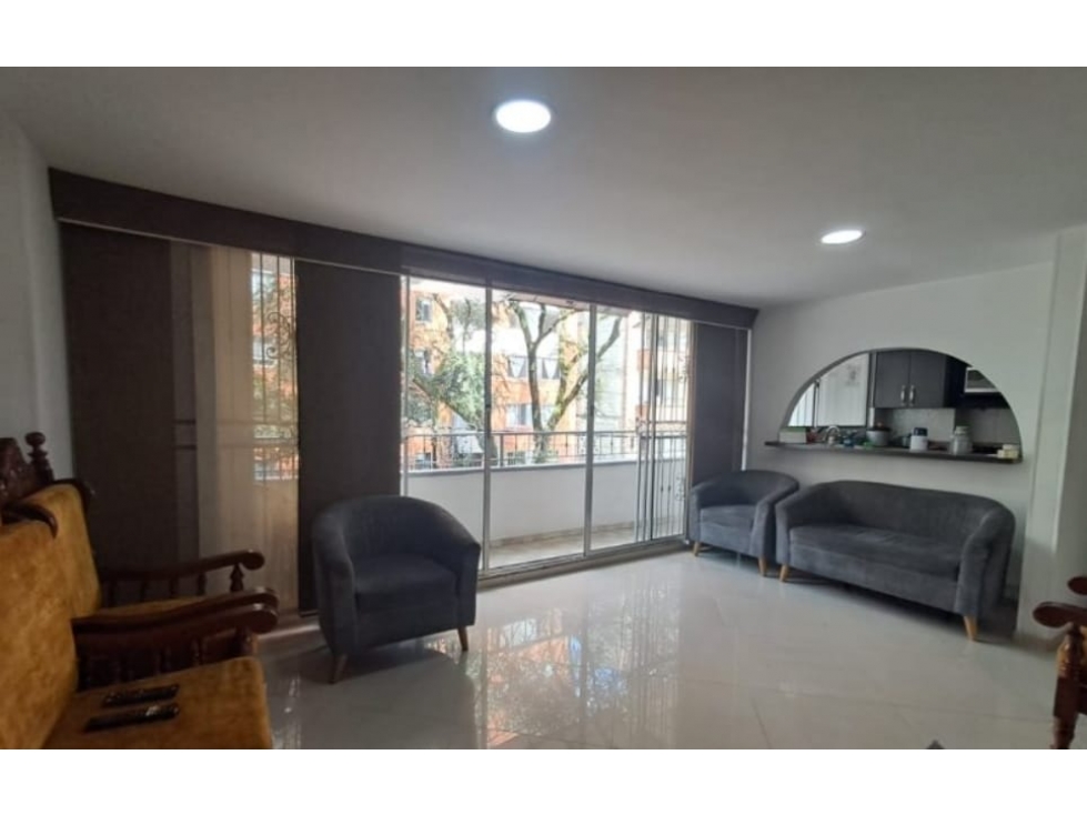 SABANETA APTO A UNA CUADRA DEL EXITO DE SABANETA SEGUNDO PISO — foto 2