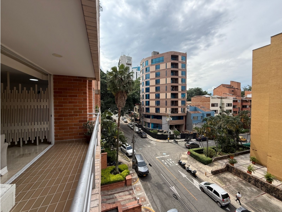 LAURELES APTO SUPER AMPLIO-MODERNO EN UNIDAD COMPLETA — foto 2