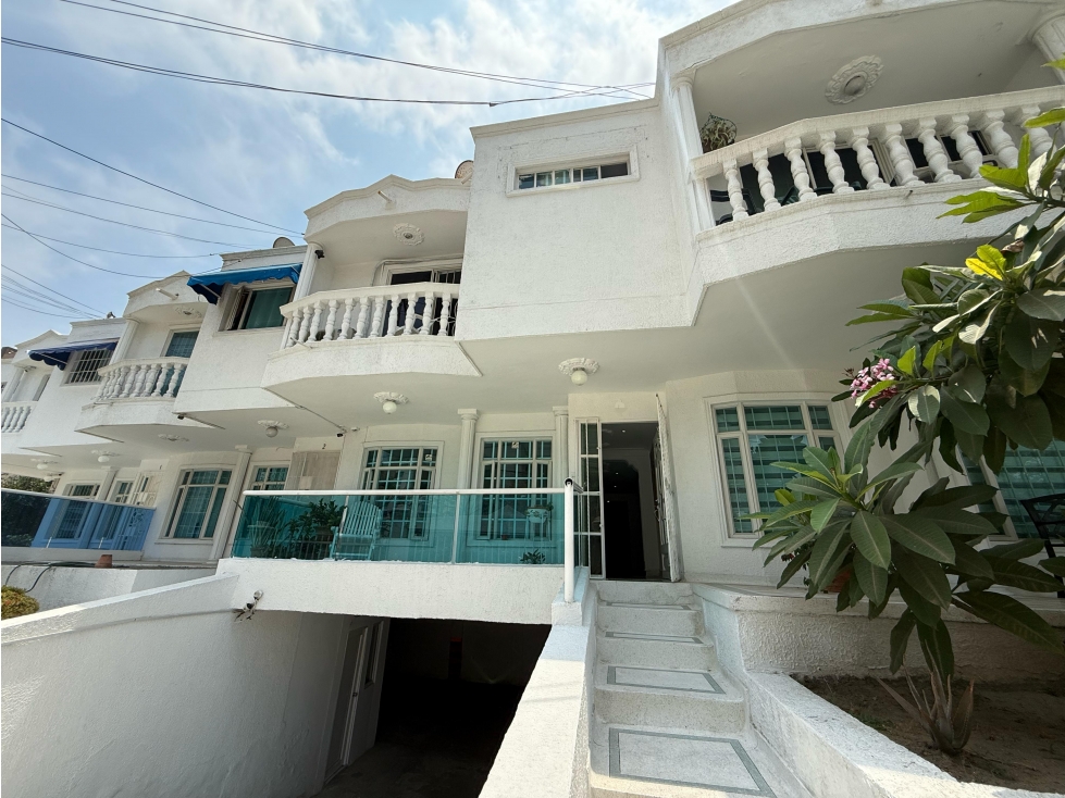 CASA EN CONJUNTO EN VENTA EN RIOMAR