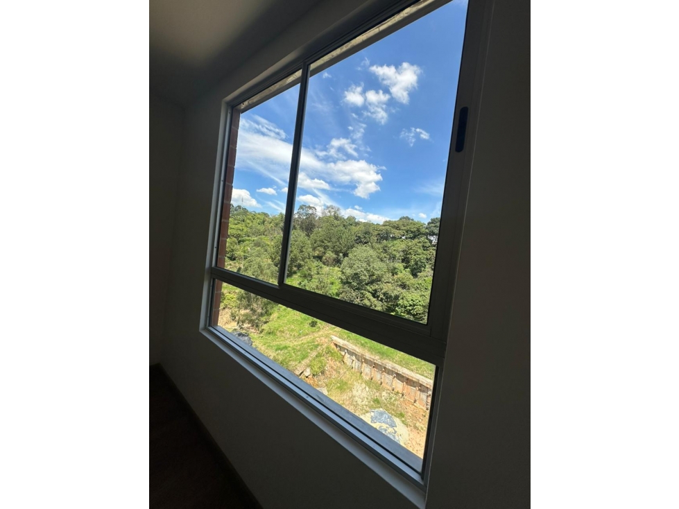 VENTA APARTAMENTO MODERNO ENTRONO VERDE- GUAYABAL — foto 5