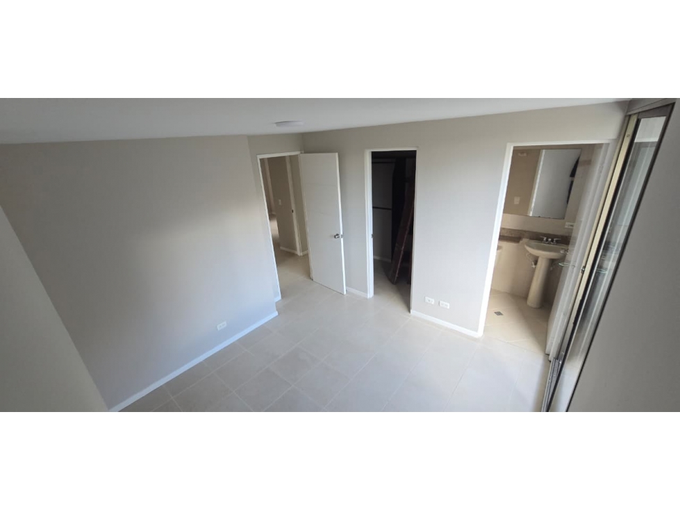 VENTA AMPLIO APARTAMENTO 2 BALCONES- BELÉN — foto 2